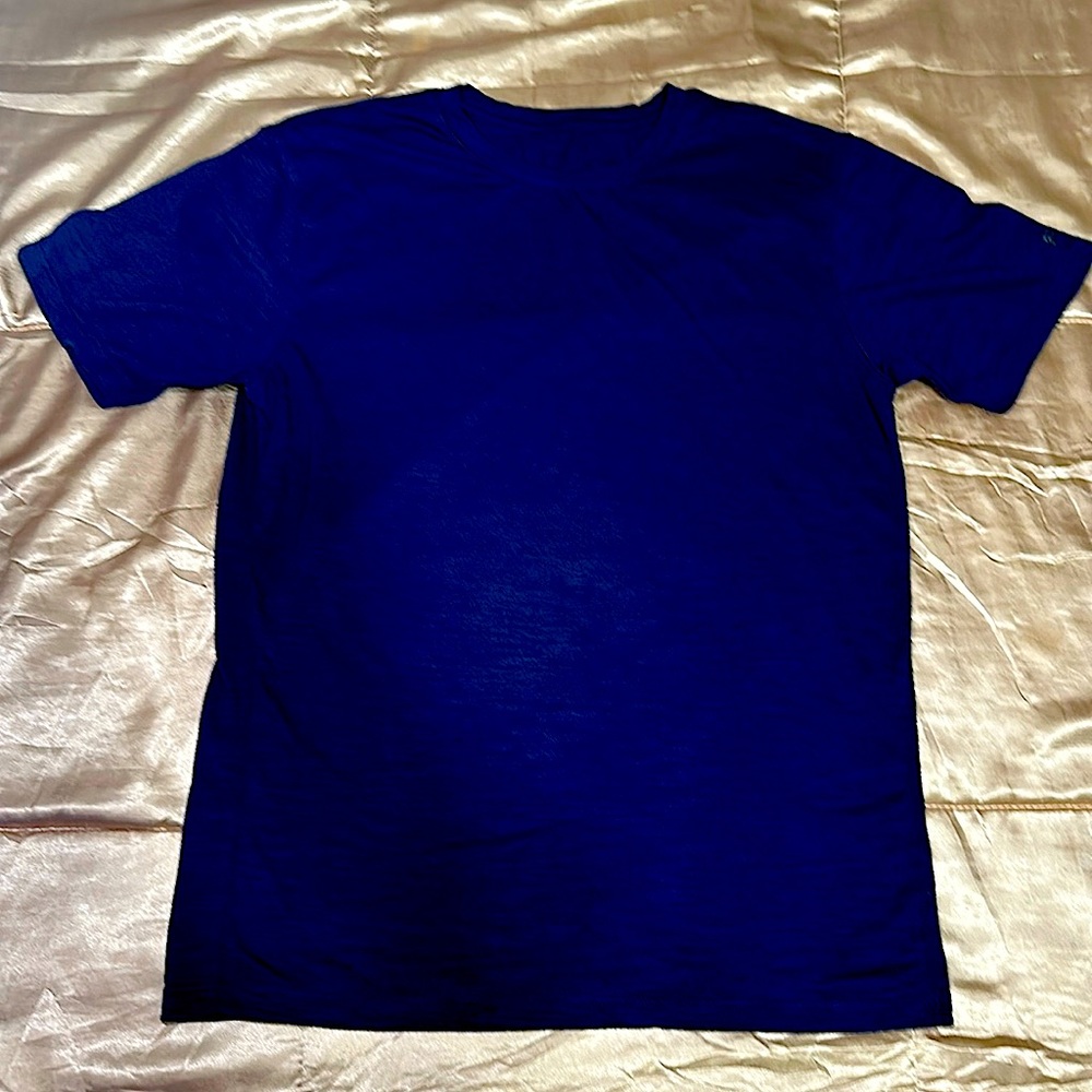 FABLETICS Men Crew Neck T-Shirt Short Sleeves Sports Logo Navy Blue Size MEDIUM.
